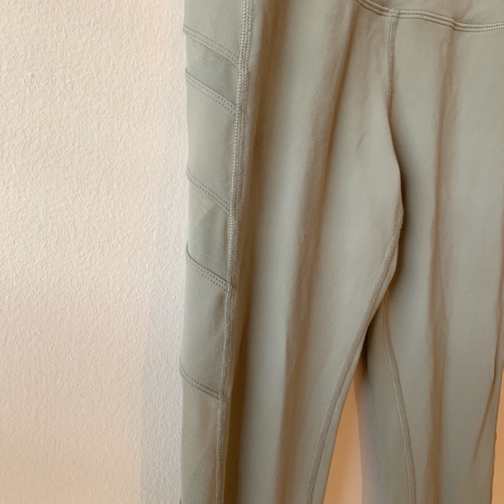 Alo Yoga mid rise beige mesh legging 7/8 - Picture 2 of 8